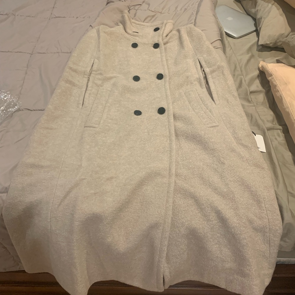 Elegant Cream Cape Coat - Picture 7 of 11